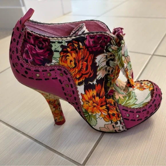 Vibrant Floral Lace-Up Heels - Picture 7 of 7